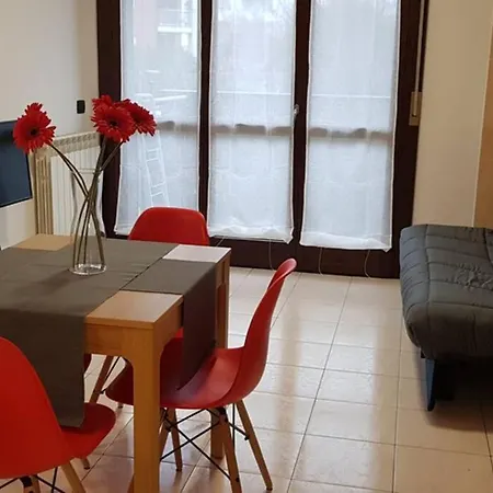 Trendy Apt With Transfer - Fair, Center 아파트 *